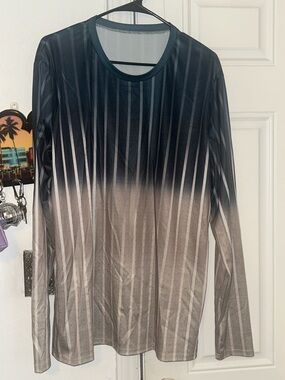 “Reasonable Offers” Great QualityStriped Ombre Long Sleeve Topin Blackand Taupe💙